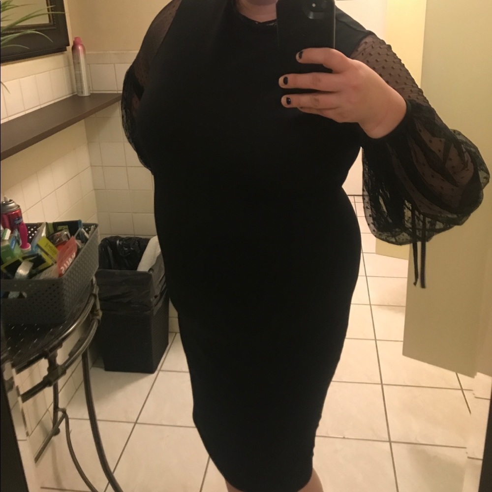 Black dress with sheer long sleeves. - Picture 7 of 7